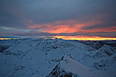 Sonnenaufgang Sonnenaufgang • <a style="font-size:0.8em;" href="http://www.flickr.com/photos/68599318@N08/8141105794/" target="_blank">View on Flickr</a>