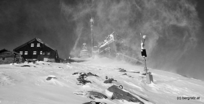 das Sonnblickobservatorium versteckt sich hinter Schneetreiben das Sonnblickobservatorium versteckt sich hinter Schneetreiben • <a style="font-size:0.8em;" href="http://www.flickr.com/photos/68599318@N08/8455346337/" target="_blank">View on Flickr</a>